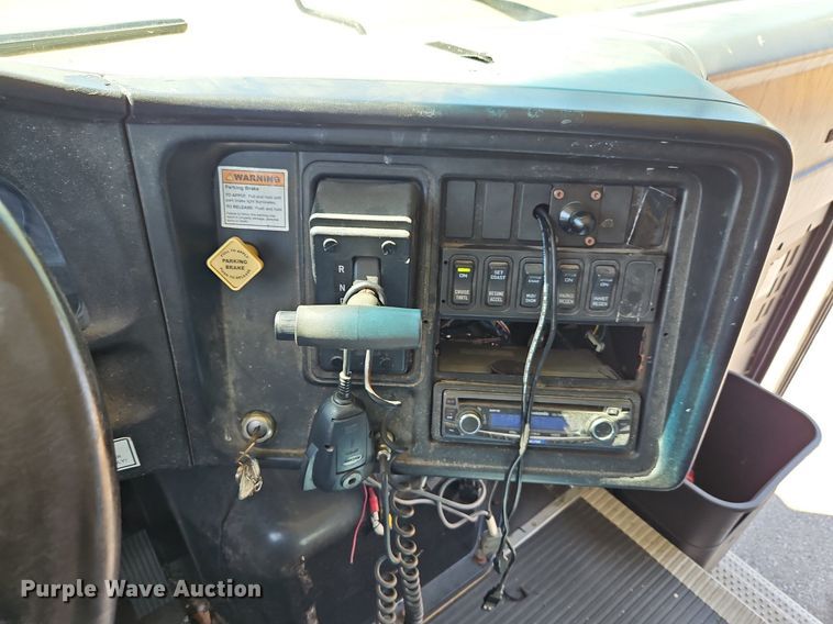 image for item DP2369 2010 IC PB105  school bus