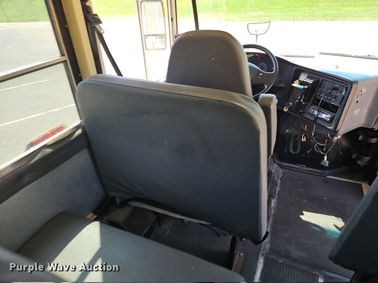 image for item DP2369 2010 IC PB105  school bus