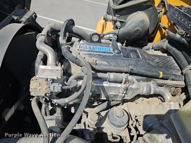 image for item DP2369 2010 IC PB105  school bus