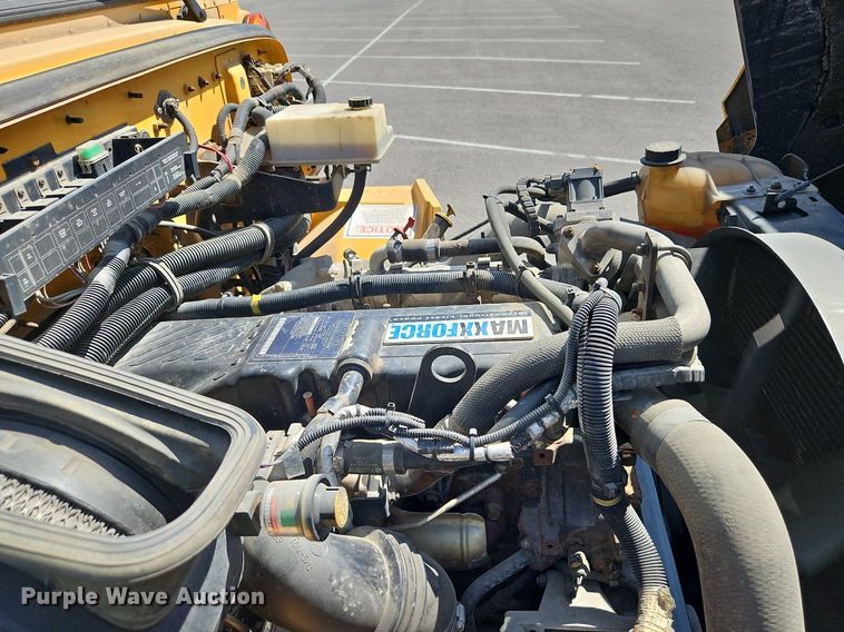 image for item DP2369 2010 IC PB105  school bus