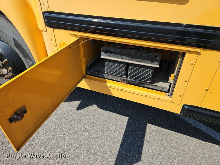 image for item DP2369 2010 IC PB105  school bus