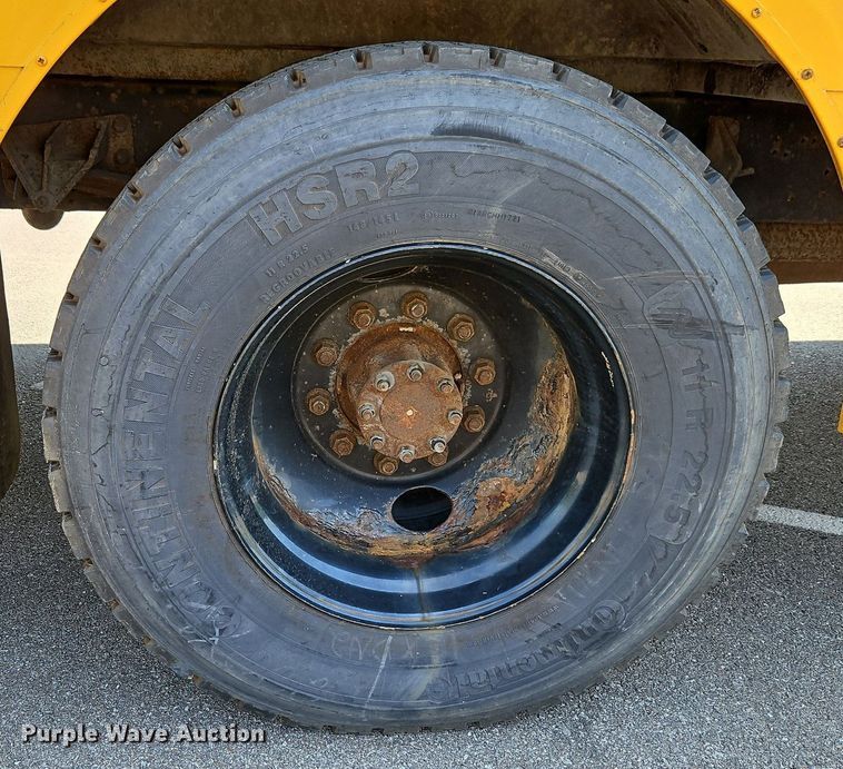 image for item DP2369 2010 IC PB105  school bus