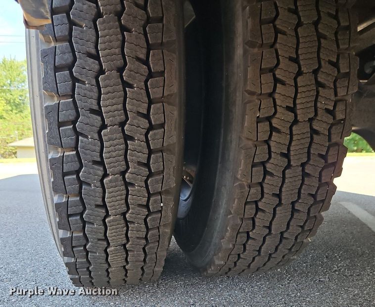 image for item DP2369 2010 IC PB105  school bus