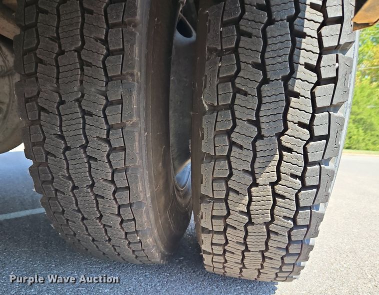 image for item DP2369 2010 IC PB105  school bus