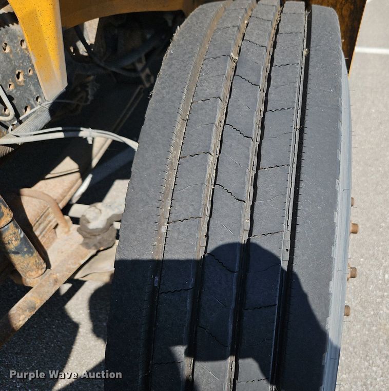 image for item DP2369 2010 IC PB105  school bus