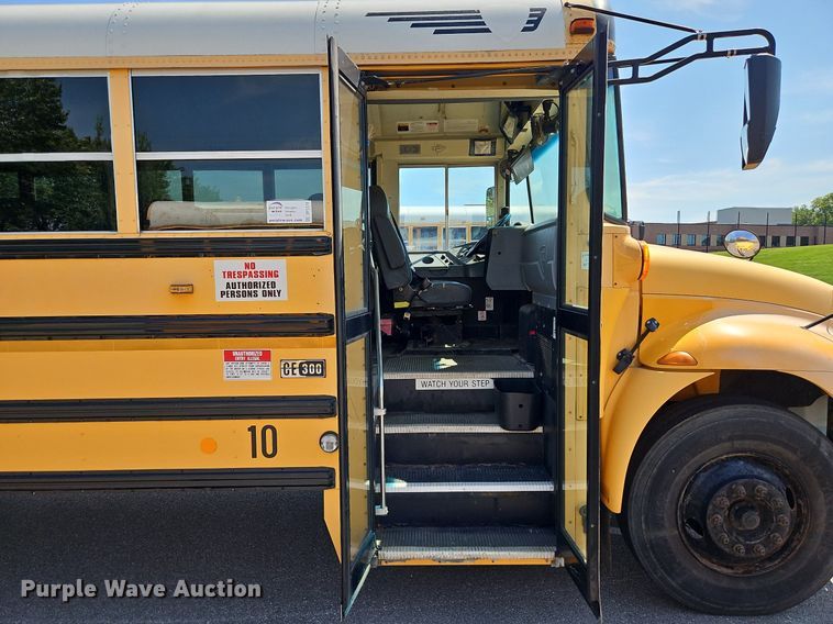 image for item DP2370 2008 IC PB105  school bus