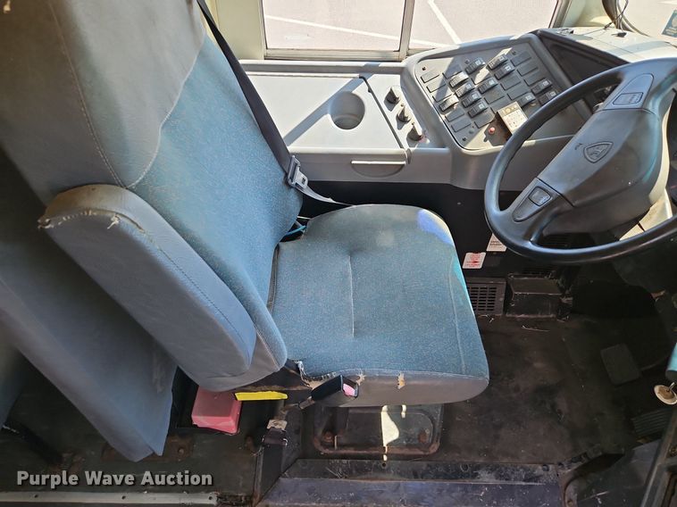 image for item DP2370 2008 IC PB105  school bus