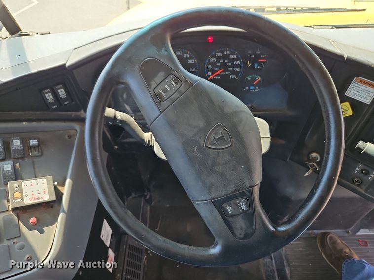 image for item DP2370 2008 IC PB105  school bus