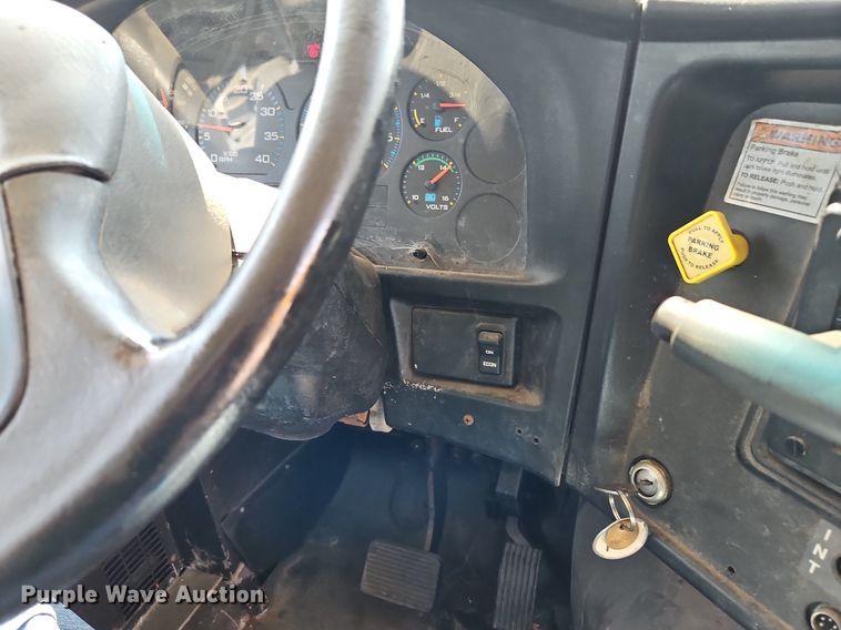 image for item DP2370 2008 IC PB105  school bus