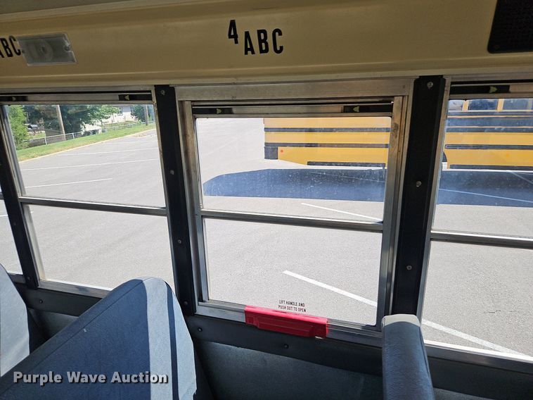 image for item DP2370 2008 IC PB105  school bus