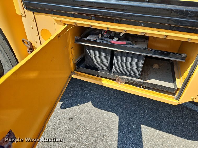 image for item DP2370 2008 IC PB105  school bus