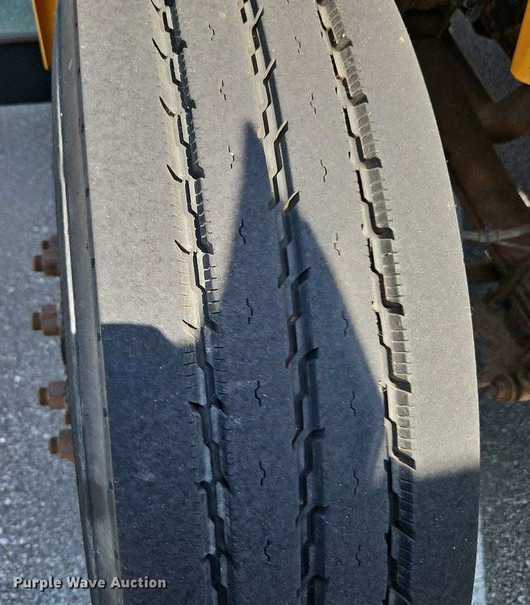 image for item DP2370 2008 IC PB105  school bus