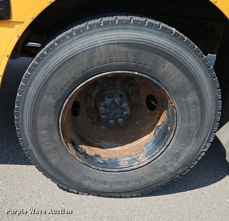 image for item DP2370 2008 IC PB105  school bus