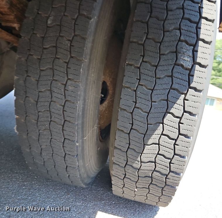 image for item DP2370 2008 IC PB105  school bus