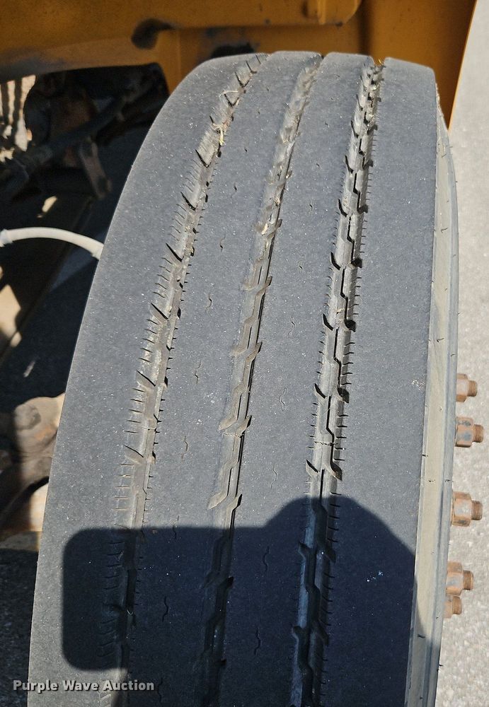 image for item DP2370 2008 IC PB105  school bus