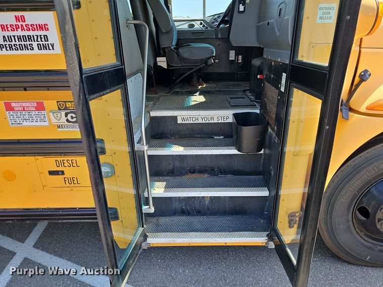 image for item DP2371 2010 IC PB105  school bus