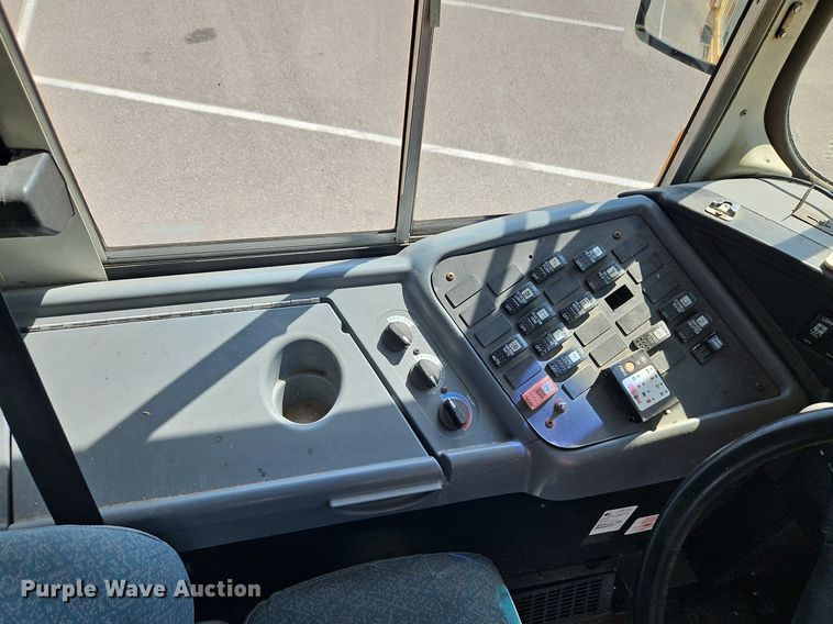 image for item DP2371 2010 IC PB105  school bus