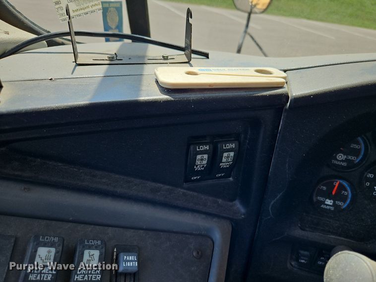 image for item DP2371 2010 IC PB105  school bus