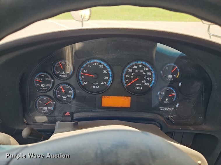 image for item DP2371 2010 IC PB105  school bus