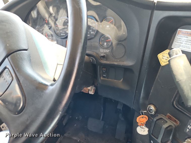 image for item DP2371 2010 IC PB105  school bus