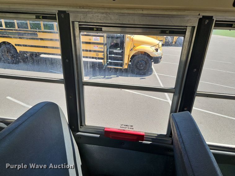 image for item DP2371 2010 IC PB105  school bus