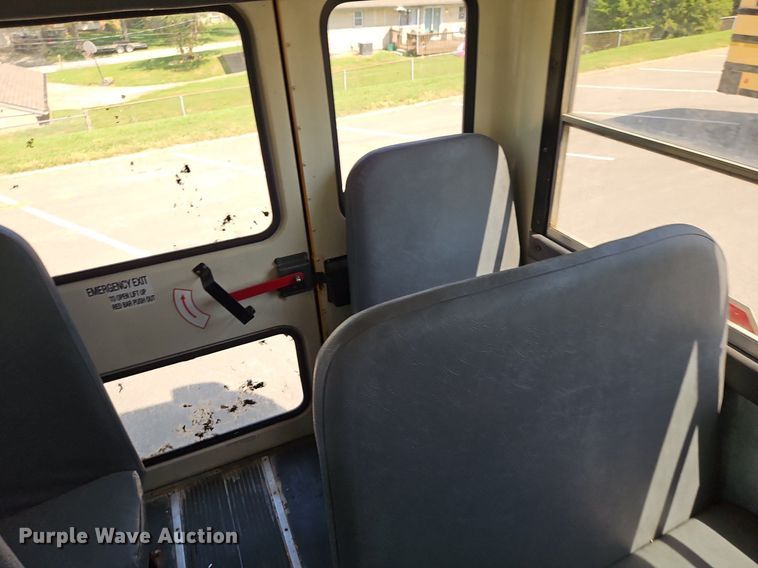 image for item DP2371 2010 IC PB105  school bus