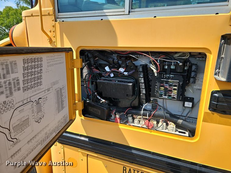 image for item DP2371 2010 IC PB105  school bus