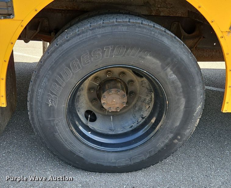 image for item DP2371 2010 IC PB105  school bus