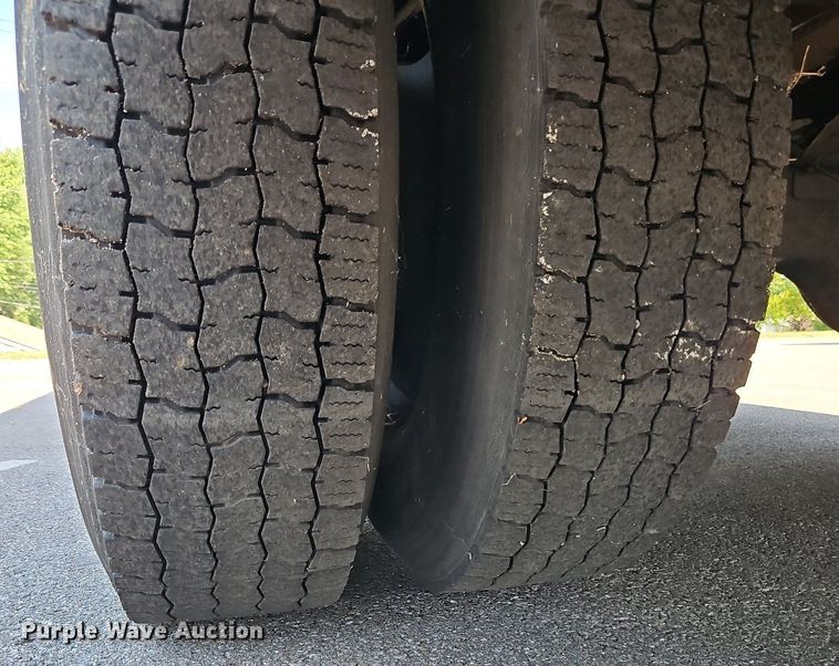 image for item DP2371 2010 IC PB105  school bus