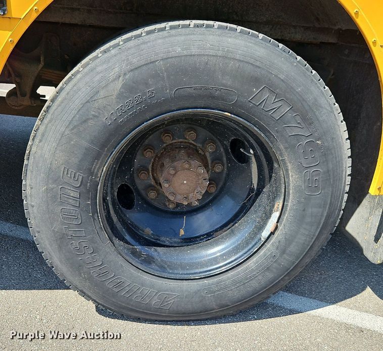 image for item DP2371 2010 IC PB105  school bus