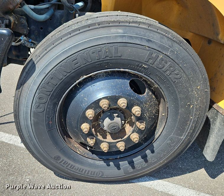 image for item DP2371 2010 IC PB105  school bus