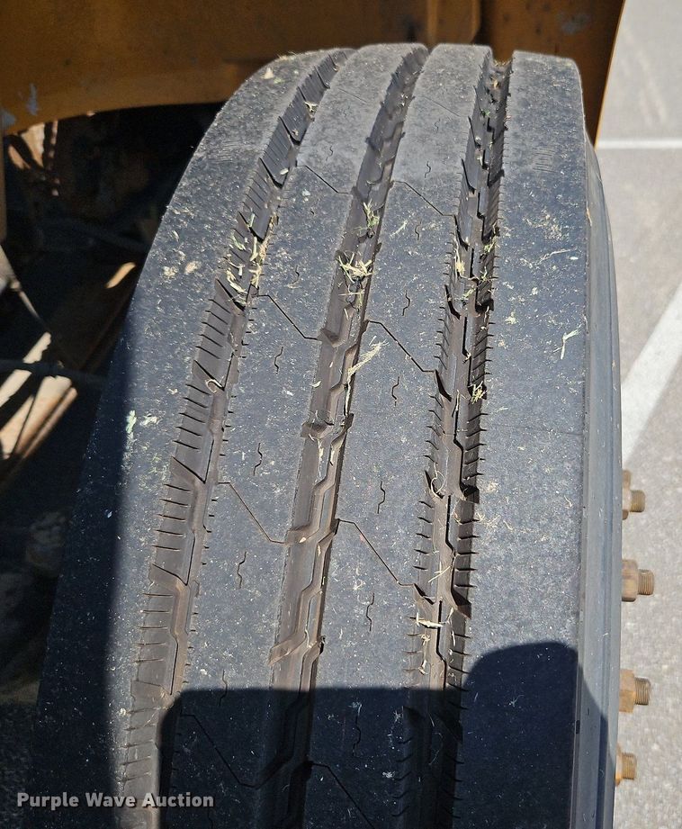 image for item DP2371 2010 IC PB105  school bus