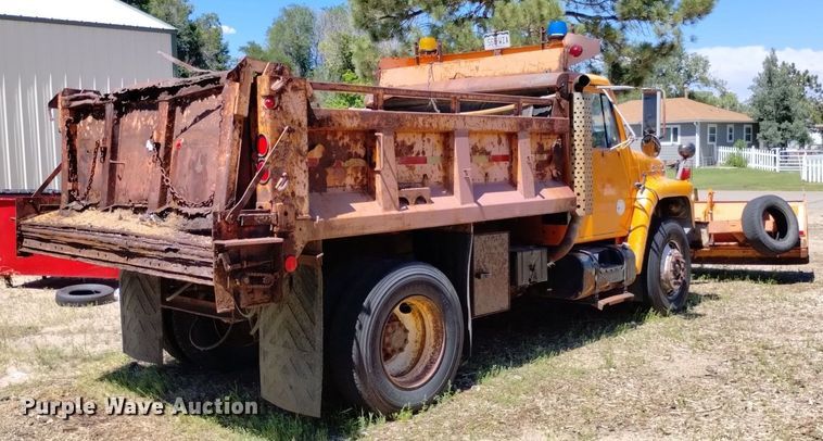 image for item DP3387 1989 International  1954 dump truck