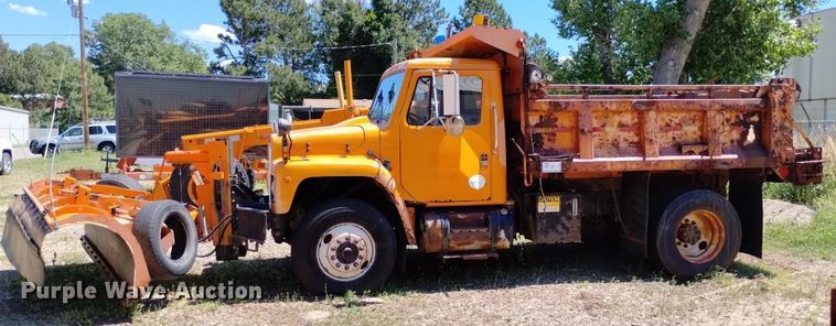 image for item DP3387 1989 International  1954 dump truck
