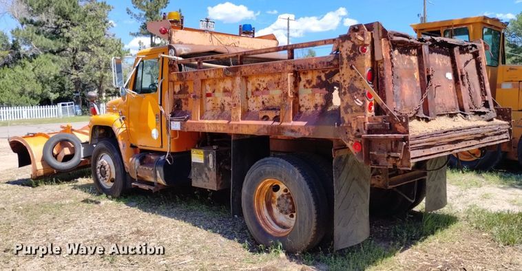 image for item DP3387 1989 International  1954 dump truck