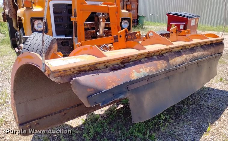 image for item DP3387 1989 International  1954 dump truck