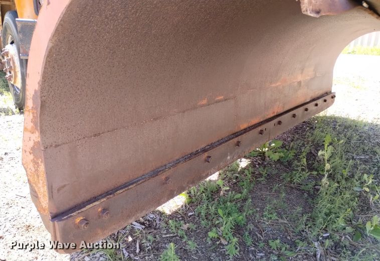 image for item DP3387 1989 International  1954 dump truck