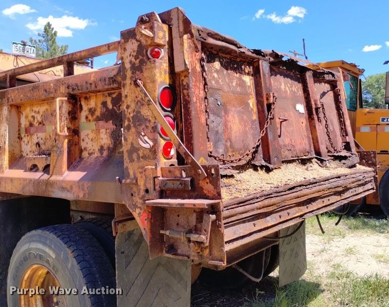 image for item DP3387 1989 International  1954 dump truck