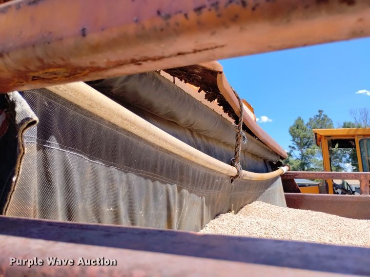 image for item DP3387 1989 International  1954 dump truck