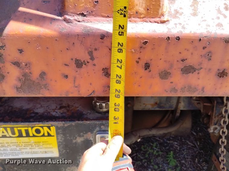 image for item DP3387 1989 International  1954 dump truck