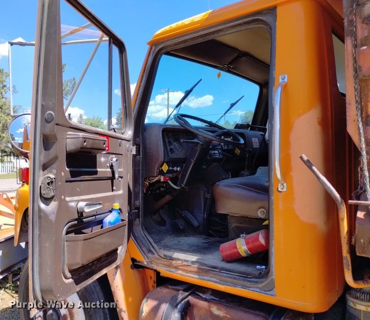 image for item DP3387 1989 International  1954 dump truck