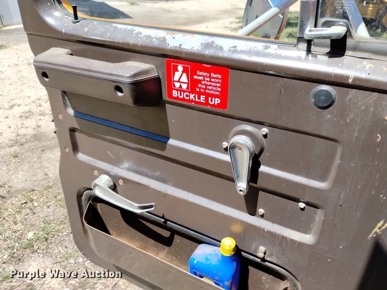 image for item DP3387 1989 International  1954 dump truck