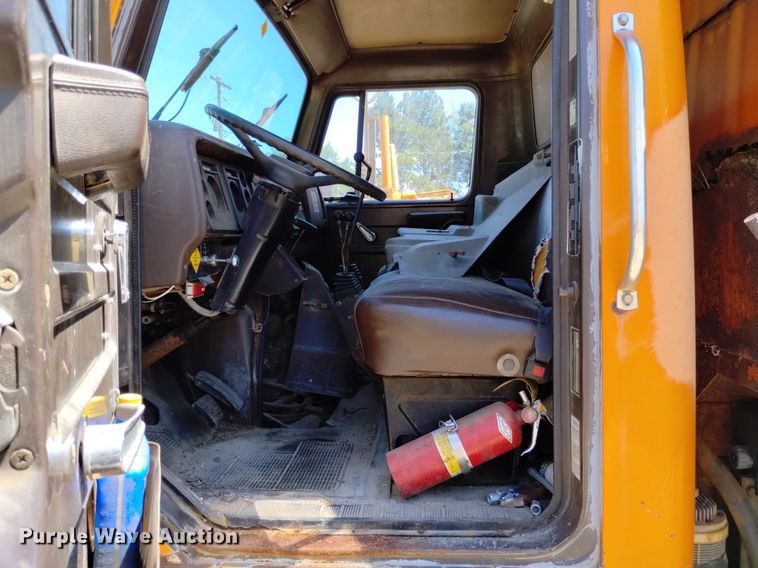 image for item DP3387 1989 International  1954 dump truck