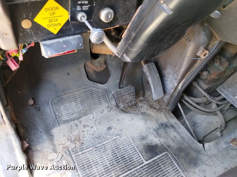 image for item DP3387 1989 International  1954 dump truck