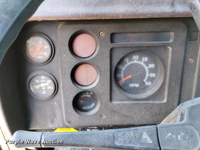 image for item DP3387 1989 International  1954 dump truck