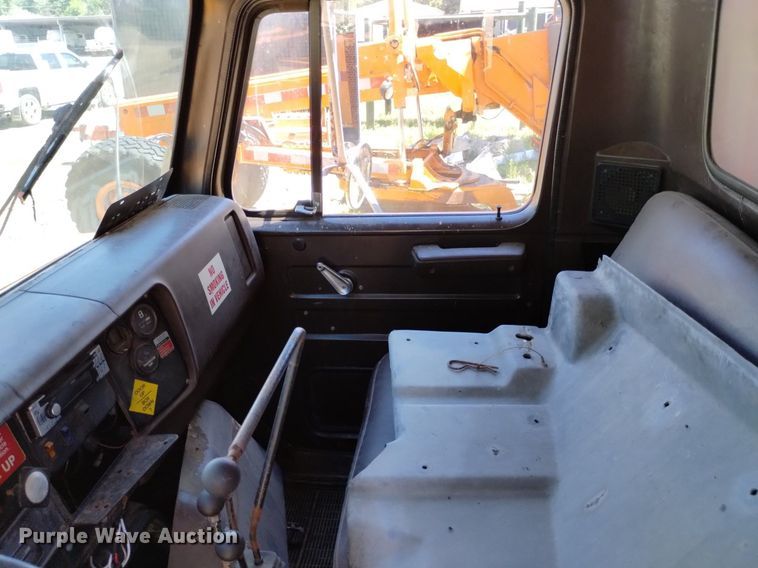 image for item DP3387 1989 International  1954 dump truck