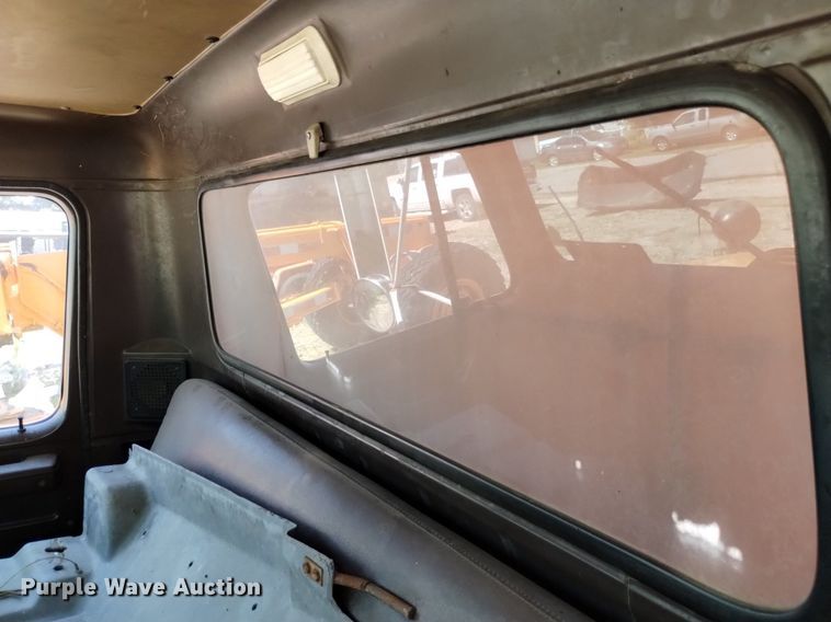 image for item DP3387 1989 International  1954 dump truck