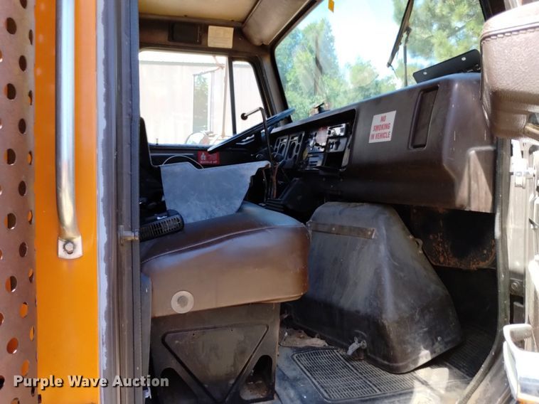 image for item DP3387 1989 International  1954 dump truck