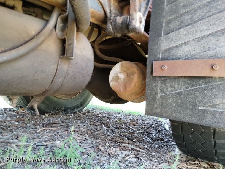 image for item DP3387 1989 International  1954 dump truck