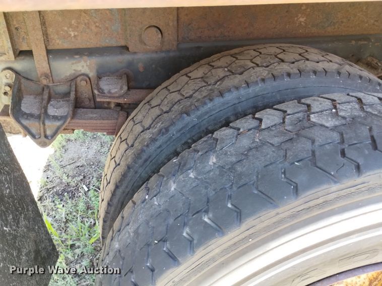 image for item DP3387 1989 International  1954 dump truck